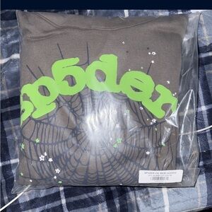 Size m 
Brand new 
Can work a deal out